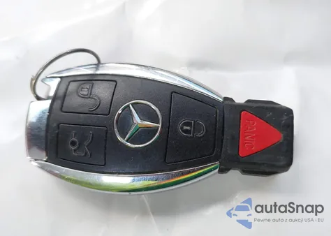 2016 Mercedes-Benz C 300 4Matic z USA, uszkodzony, nr VIN 55SWF4KB6GU110754